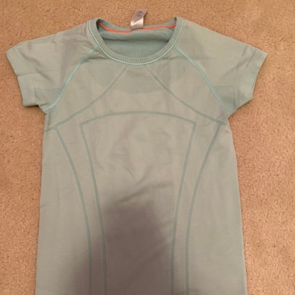 Ivivva Short Sleeve shirt - Picture 1 of 1